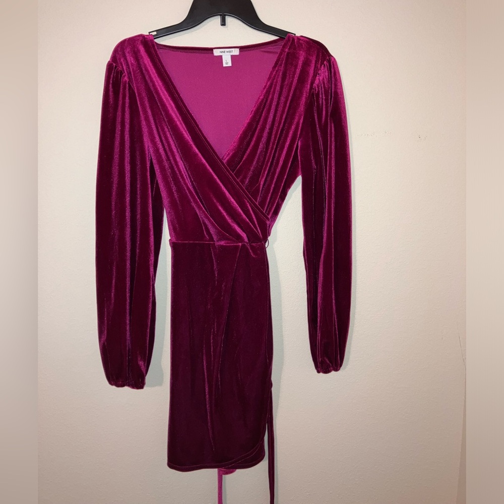 Nine West Robe Women’s Large Burgundy